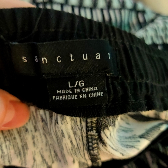 Sanctuary Lightweight Elastic Waist Cropped Pants Size Large - Picture 4 of 5